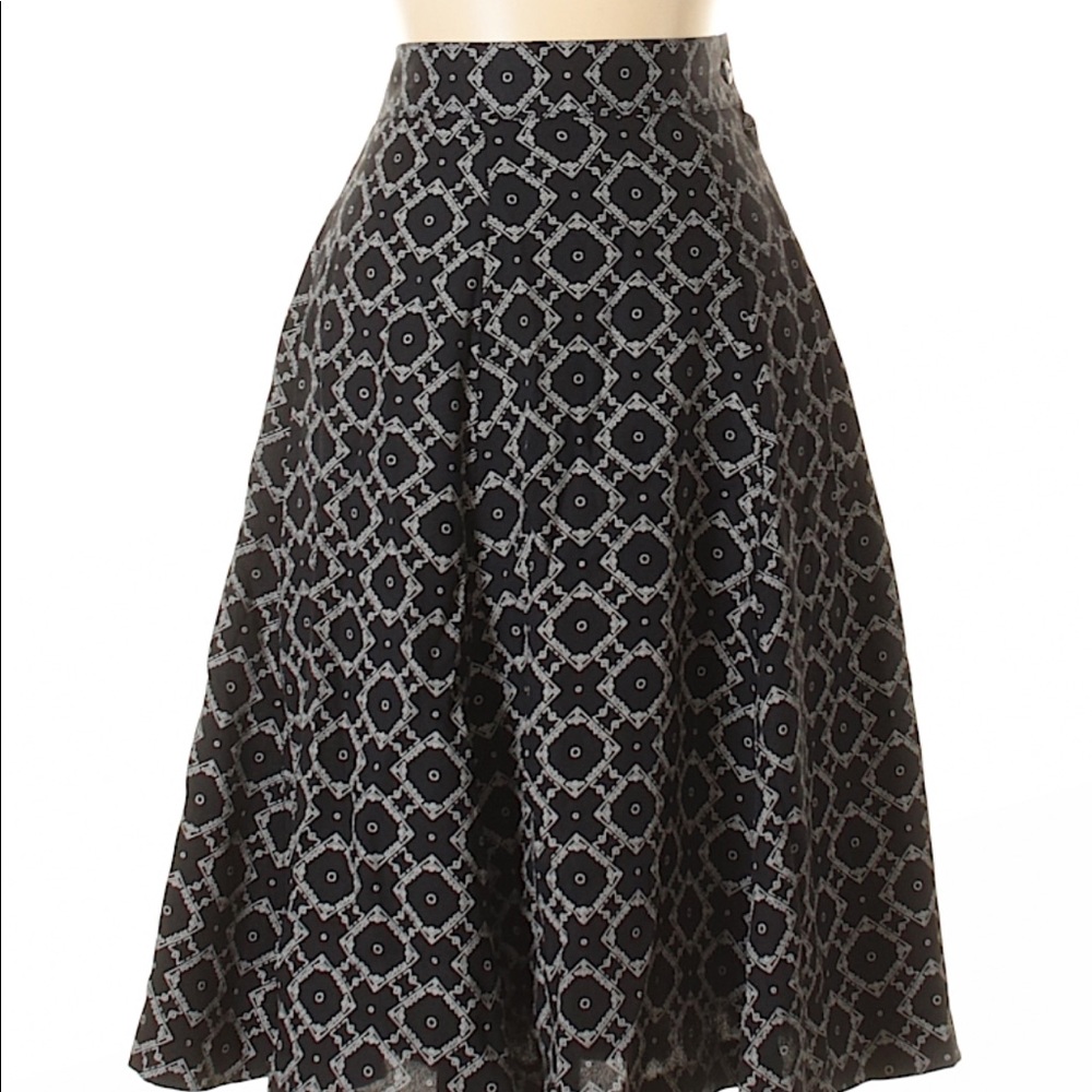Kenneth Mitchell Skirt Black & White Knee Length Size 4P
